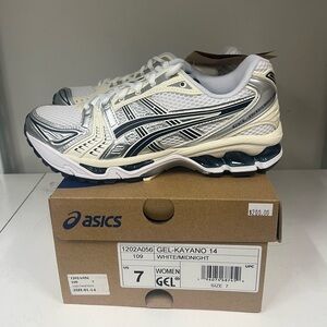 ASICS Gel-Kayano 14 in women’s size 7